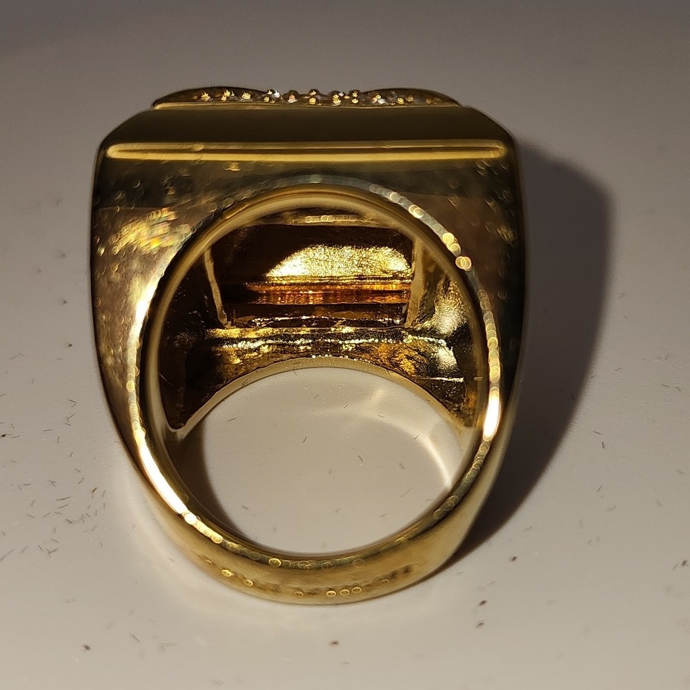 Michael‎ KORS Size 7, Gold Tone Pyramid Stud Ring with Crystals - Picture 6 of 8